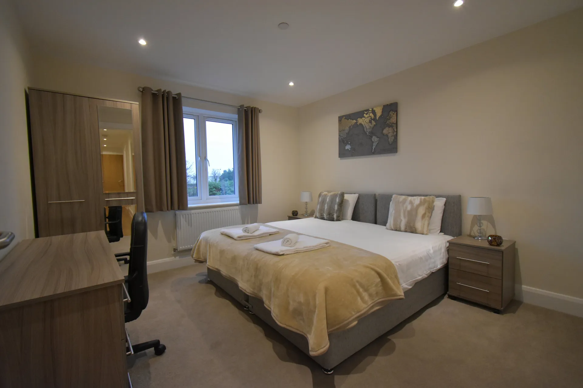 Apt 8 - London Heathrow Living Serviced Apartments by Ferndale