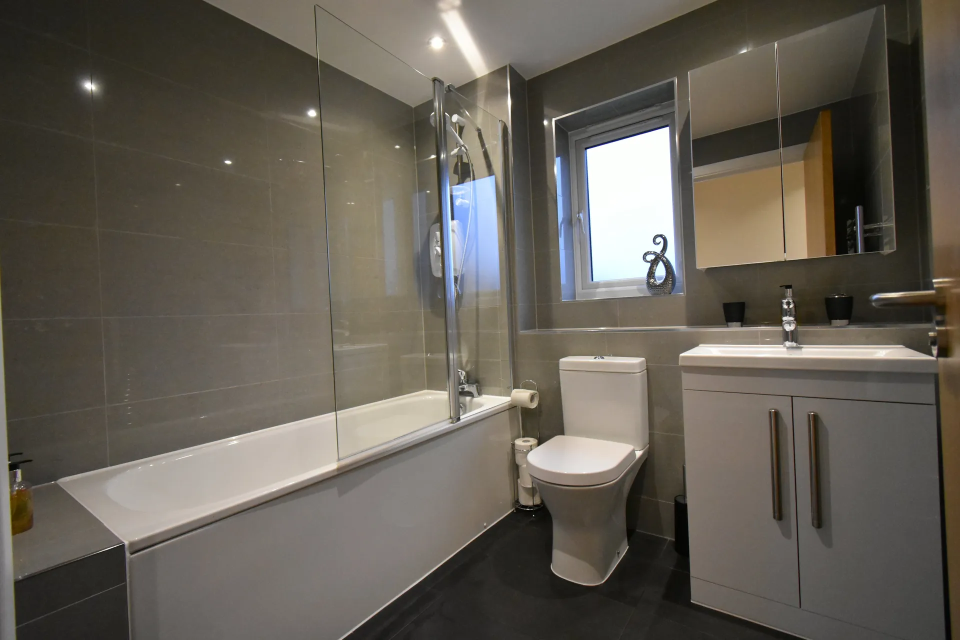 Apt 8 - London Heathrow Living Serviced Apartments by Ferndale