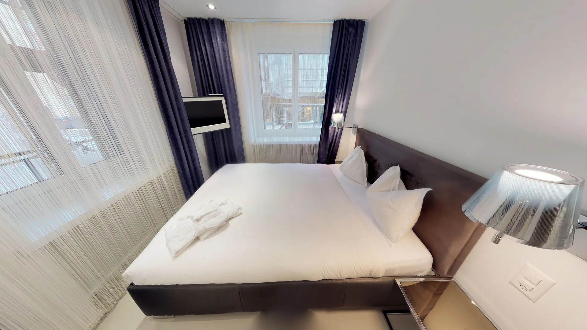 1 Bedroom Apartment Mini