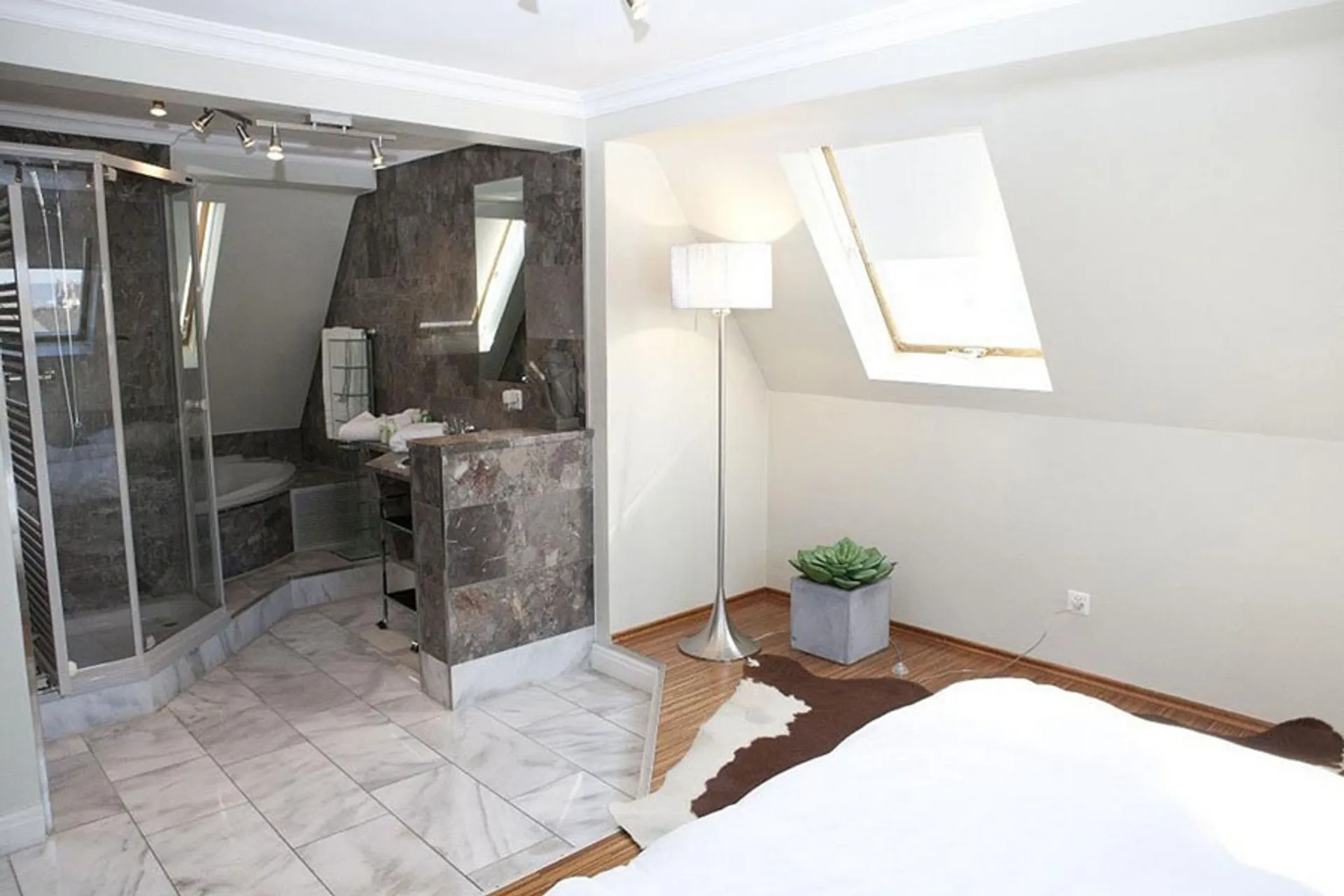 Grand Apartment