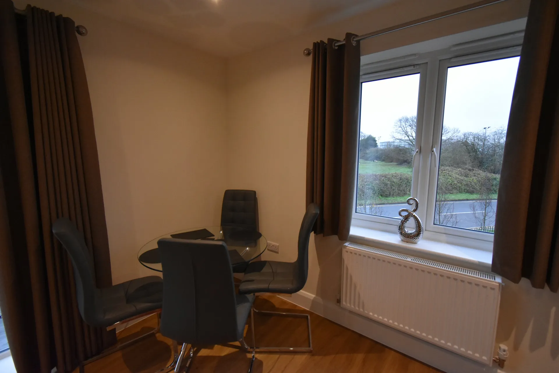 Apt 8 - London Heathrow Living Serviced Apartments by Ferndale