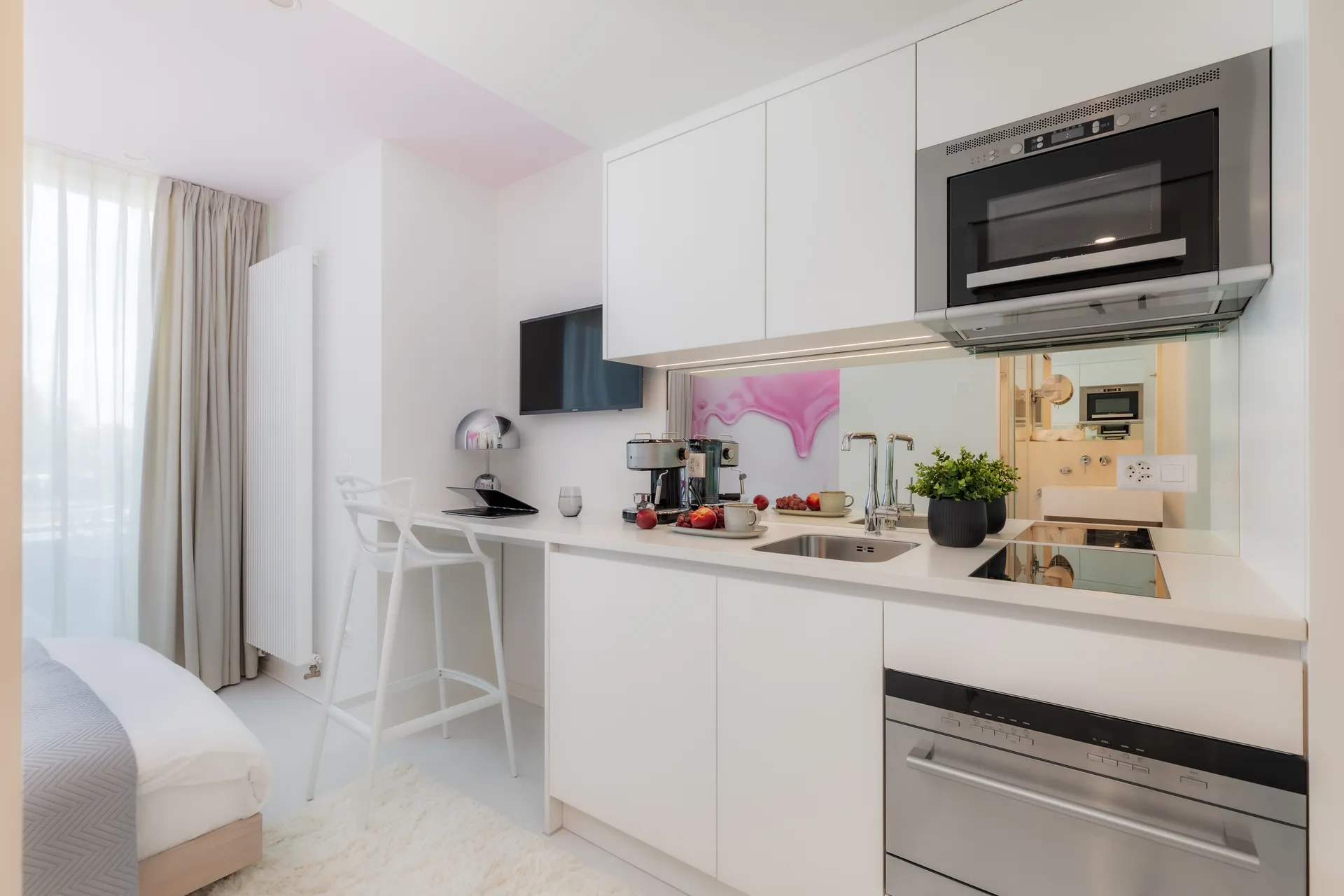 Studio Apartment Mini Balcony 