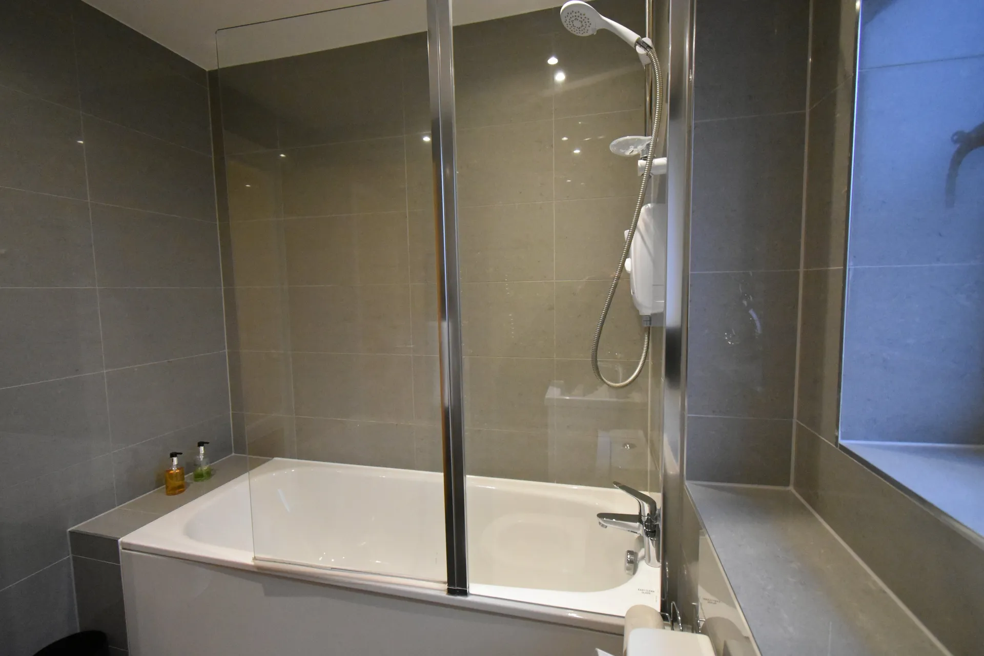 Apt 8 - London Heathrow Living Serviced Apartments by Ferndale