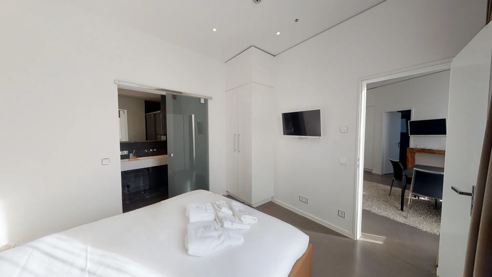 2 Bedroom Apartment Mini Terrace