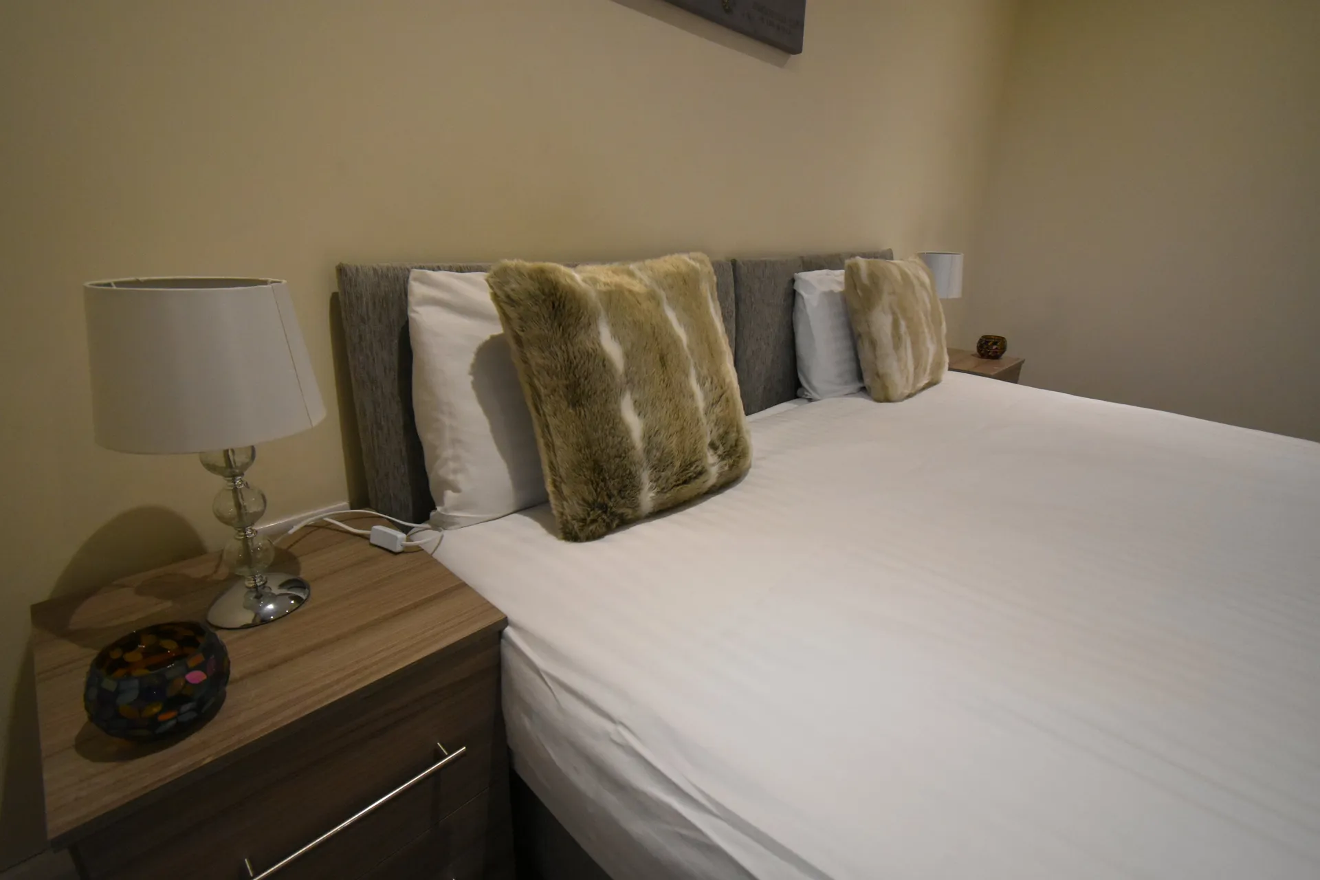 Apt 8 - London Heathrow Living Serviced Apartments by Ferndale